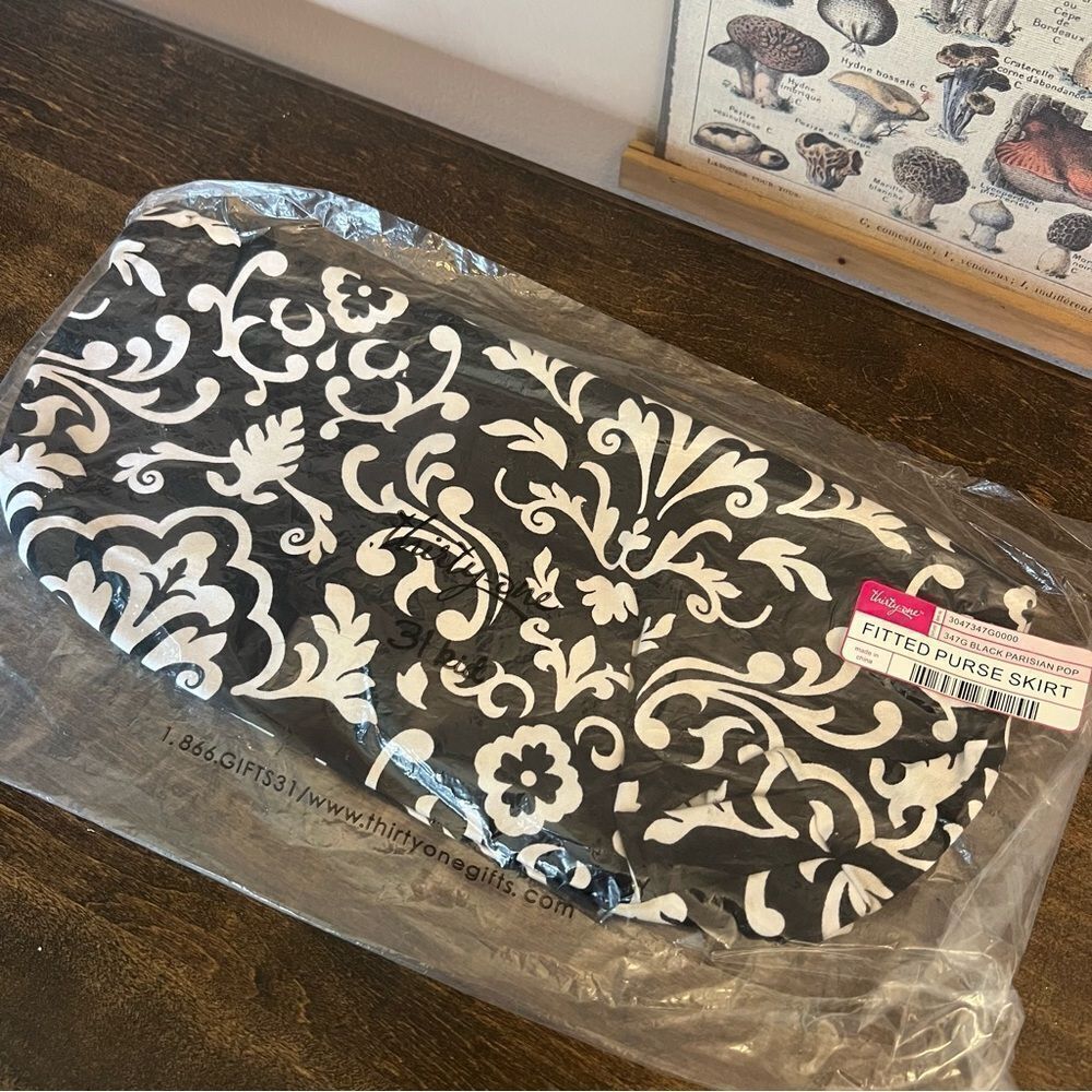 Thirty-One Black and White Purse Skirt
